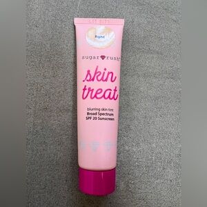 NWT Sugar Rush Skin Treat Blurring Skin Tint in light shade w SPF 20 sunscreen 🌸